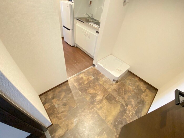 物件内観写真18　(玄関)