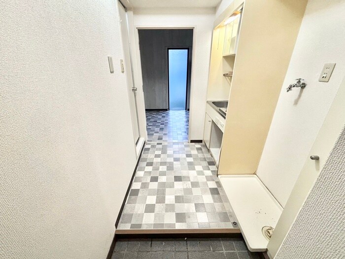 物件内観写真16　(玄関)