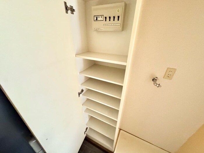 物件内観写真16　(靴箱)