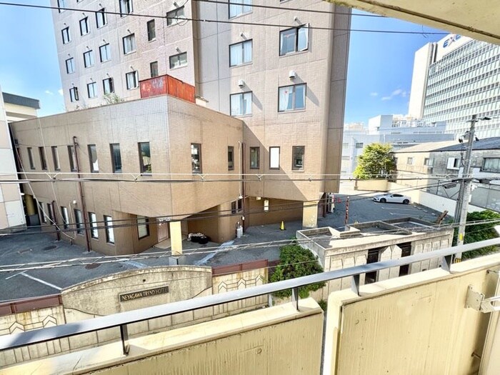 物件内観写真20　(室内からの展望)