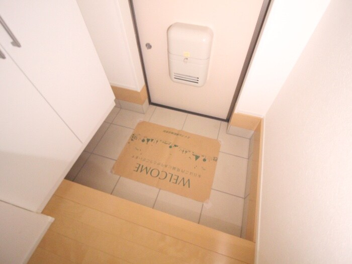 物件内観写真15　(玄関)