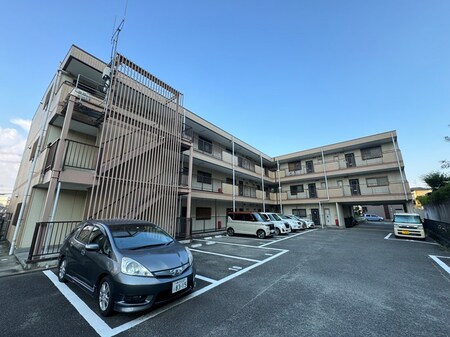 ファミ－ユ仁川外観写真
