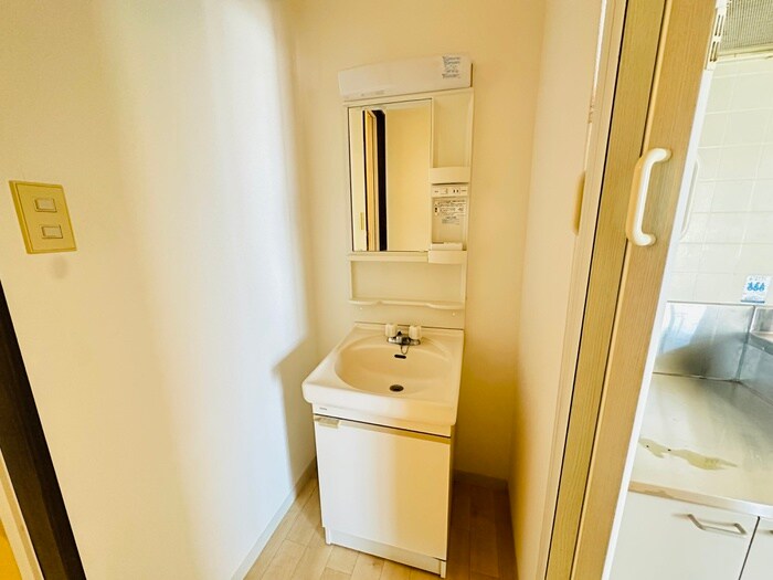 物件内観写真8　(洗面)