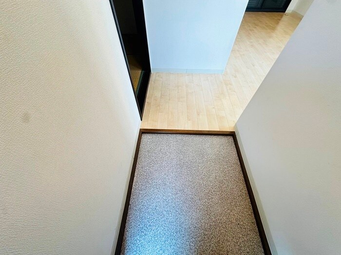 物件内観写真17　(玄関)