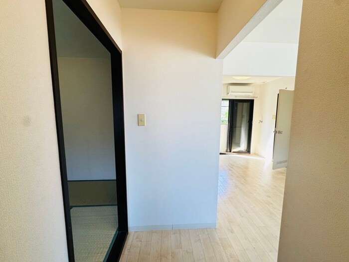 物件内観写真18　(廊下)