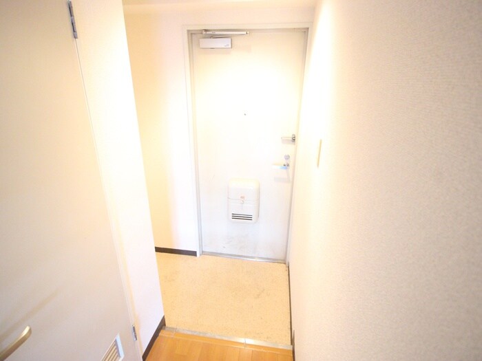 物件内観写真11　(玄関)