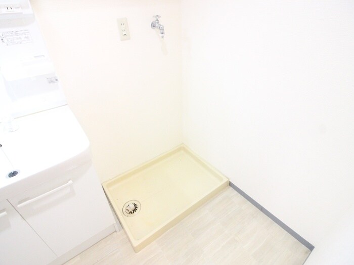 物件内観写真15　(洗濯機置場)