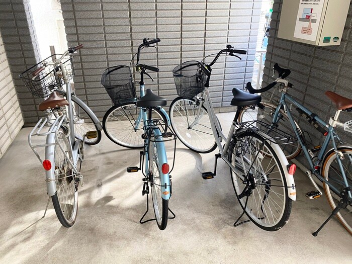 物件外観写真6　(駐輪場)
