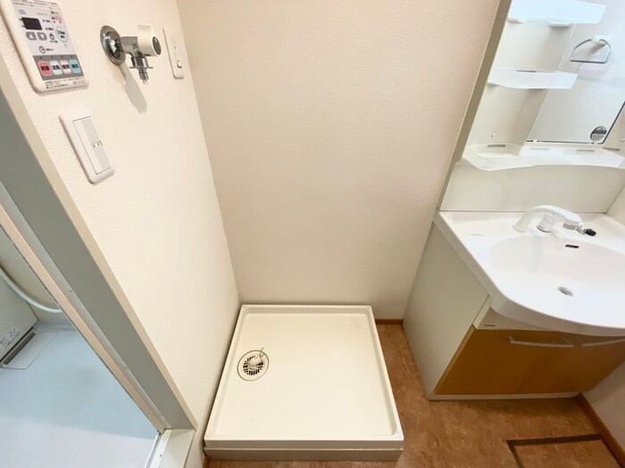 物件内観写真15　(洗濯機置場)