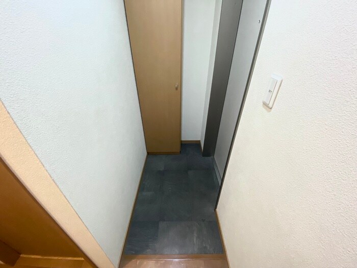 物件内観写真17　(玄関)