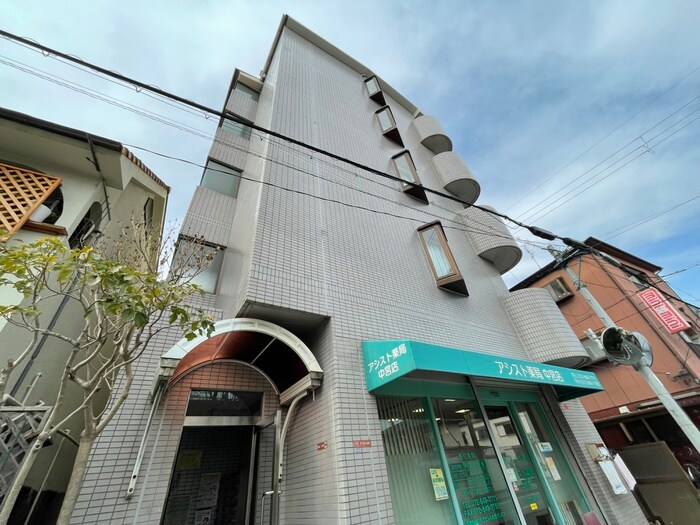 物件外観写真5　(エントランス部分)