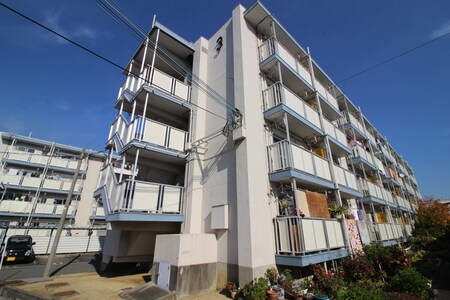 ビレッジハウス南野田3号棟外観写真