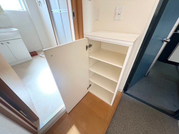 物件内観写真8　(靴箱)