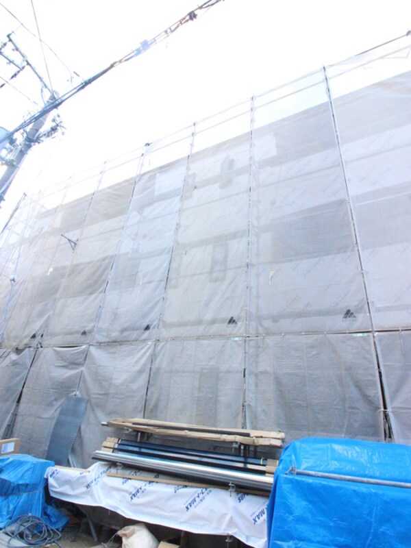 建築中