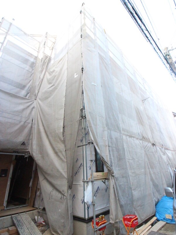 建築中