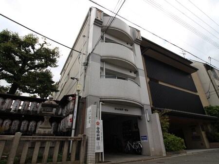 チャイルドワン外観写真