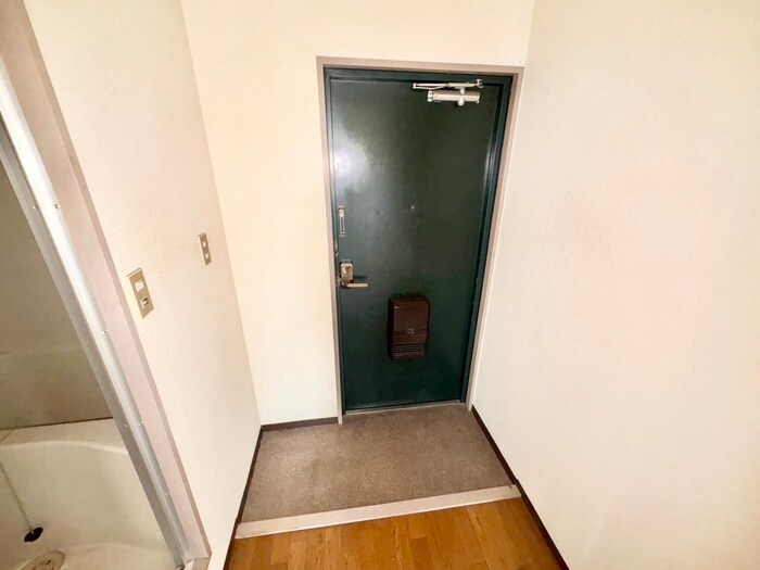 物件内観写真8　(玄関)