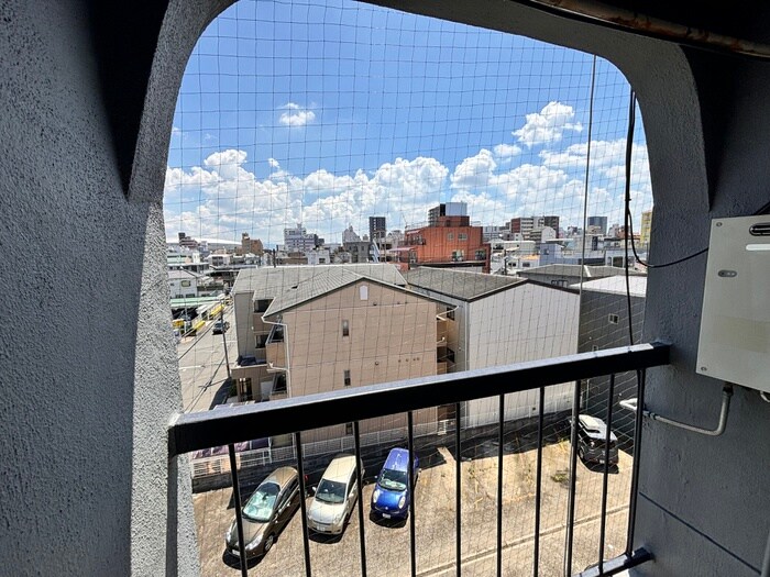 物件内観写真16　(室内からの展望)