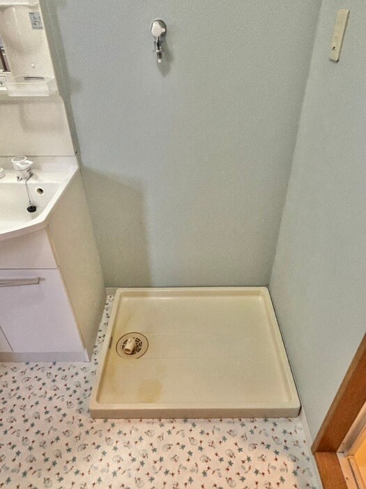 物件内観写真18　(洗濯機置場)