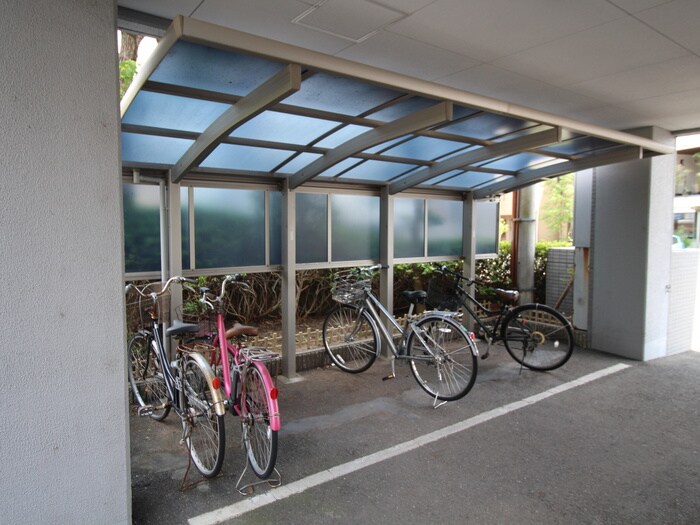 物件外観写真3　(駐輪場)