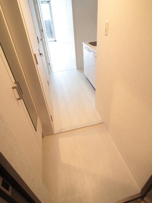 物件内観写真7　(玄関)