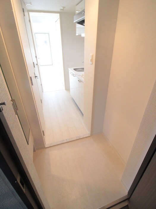 物件内観写真7　(玄関)