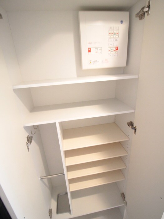 物件内観写真8　(靴箱)