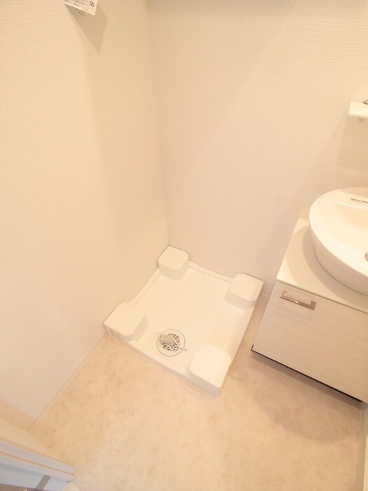 物件内観写真12　(洗濯機置場)