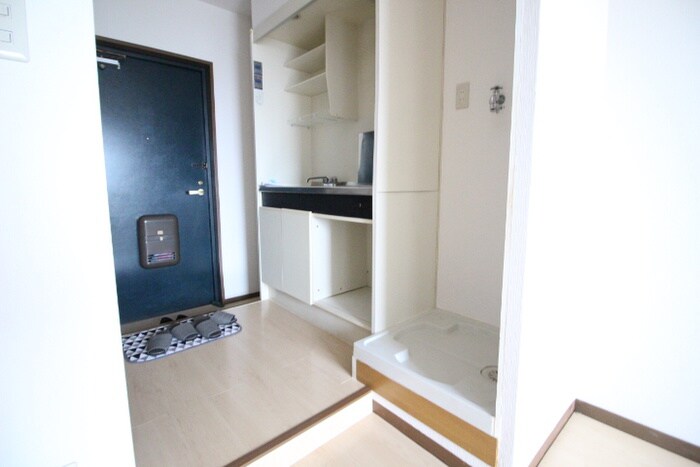 物件内観写真15　(洗濯機置場)