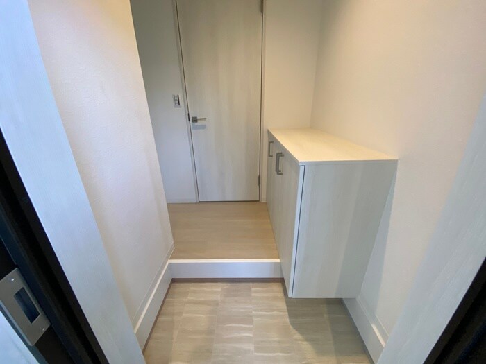 物件内観写真7　(玄関)