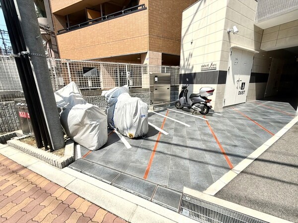 バイク置き場