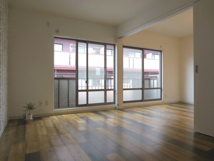 物件内観写真9　(室内からの展望)