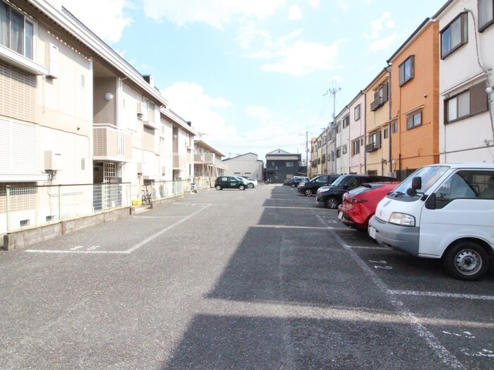 物件外観写真4　(駐車場)