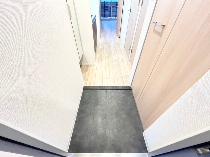 物件内観写真7　(玄関)