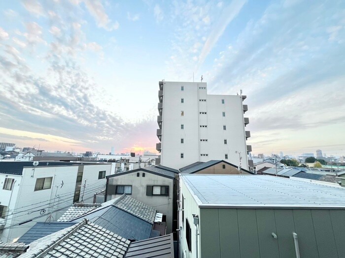 物件内観写真22　(室内からの展望)