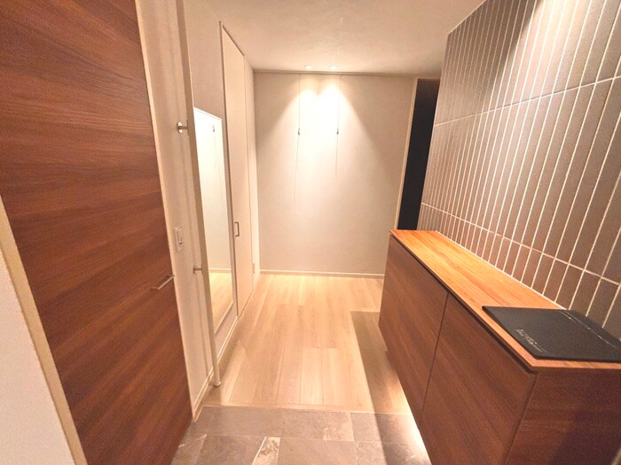 物件内観写真17　(玄関)