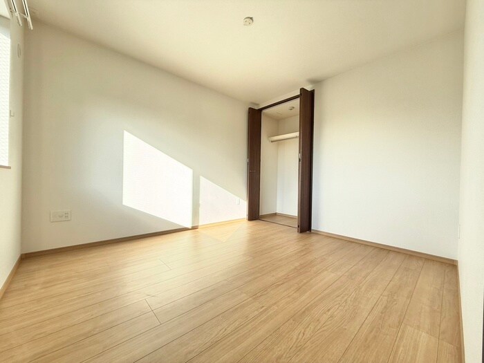 物件内観写真10　(居室)