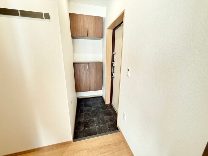 物件内観写真15　(玄関)