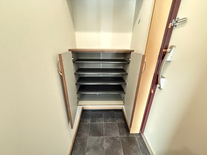 物件内観写真16　(靴箱)