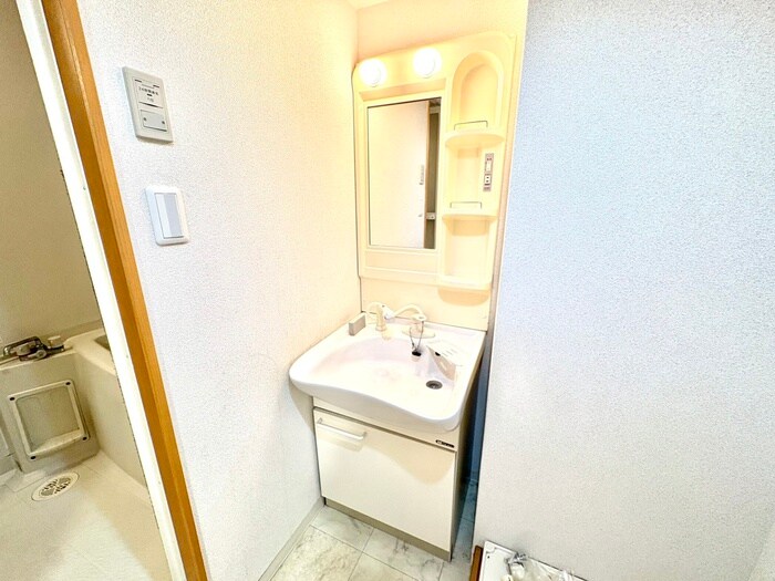 物件内観写真11　(洗面)