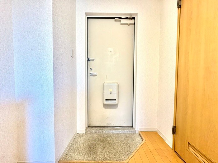 物件内観写真17　(玄関)
