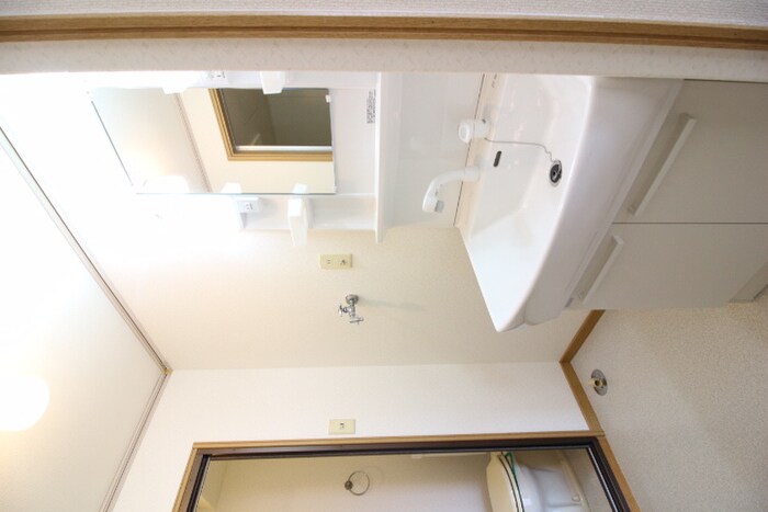 物件内観写真13　(洗濯機置場)