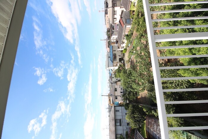 物件内観写真17　(室内からの展望)