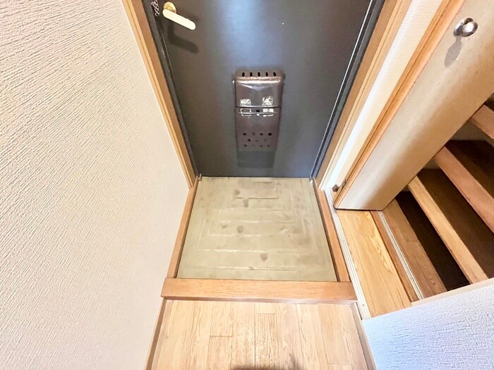 物件内観写真17　(玄関)