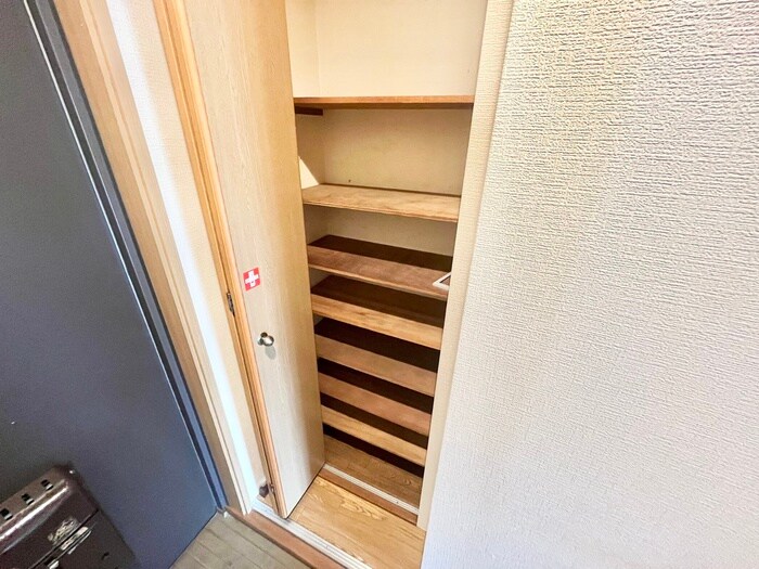 物件内観写真18　(靴箱)