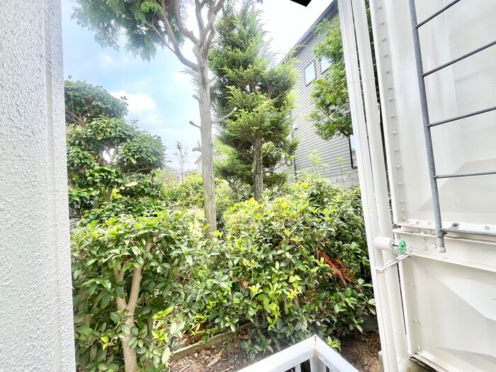 物件内観写真22　(室内からの展望)