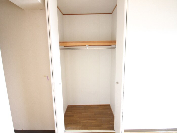 物件内観写真12　(収納)