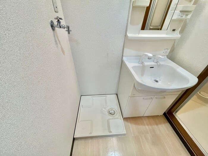 物件内観写真13　(洗濯機置場)