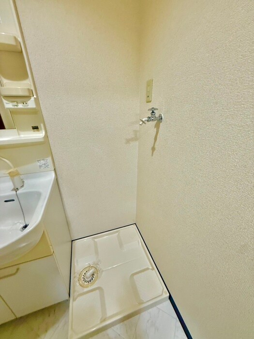 物件内観写真13　(洗濯機置場)