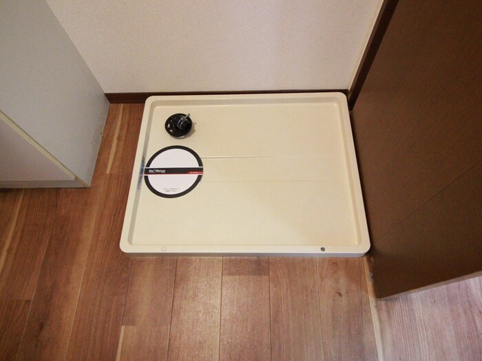 物件内観写真13　(洗濯機置場)